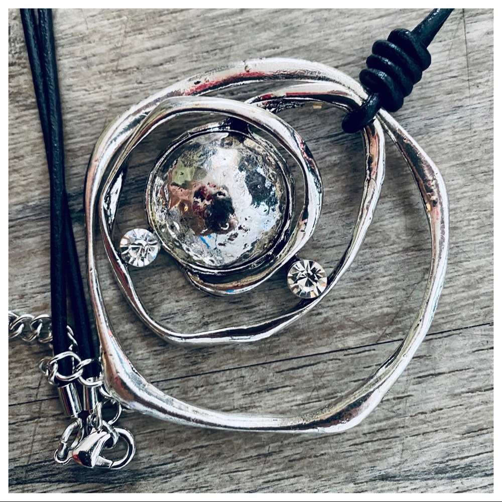 ✨PARIS✨LEATHER CHAIN GORGEOUS CIRCLE NECKLACE - Picture 9 of 12